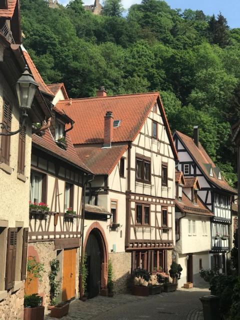 Turmwohnung Buedinger Hof Weinheim Exterior foto